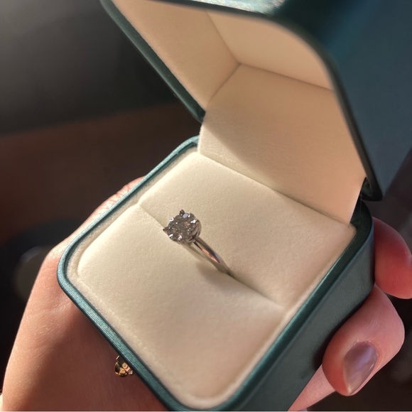 Real natural diamond ring with white gold - Picture 4 of 4